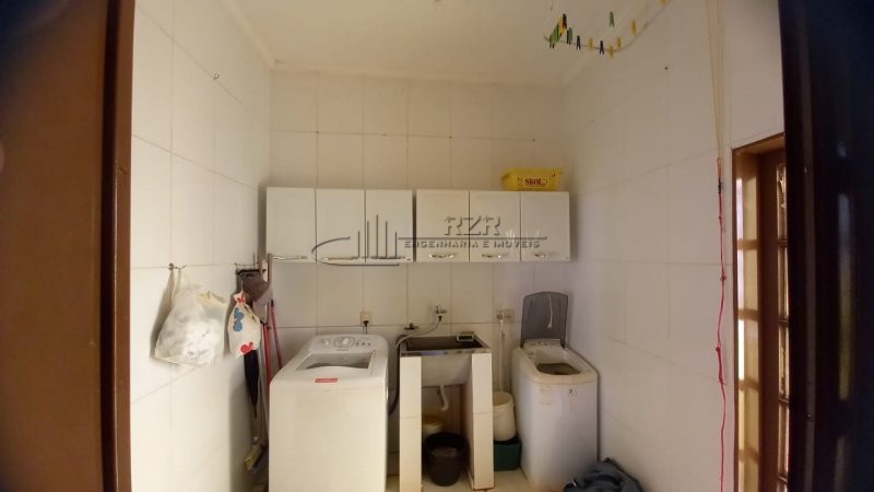 Casa à venda com 3 quartos, 200m² - Foto 3