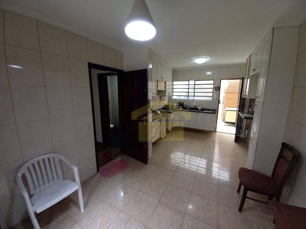 Casa à venda e aluguel com 3 quartos, 220m² - Foto 26