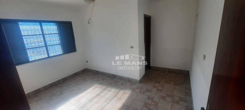 Casa à venda com 2 quartos, 155m² - Foto 1