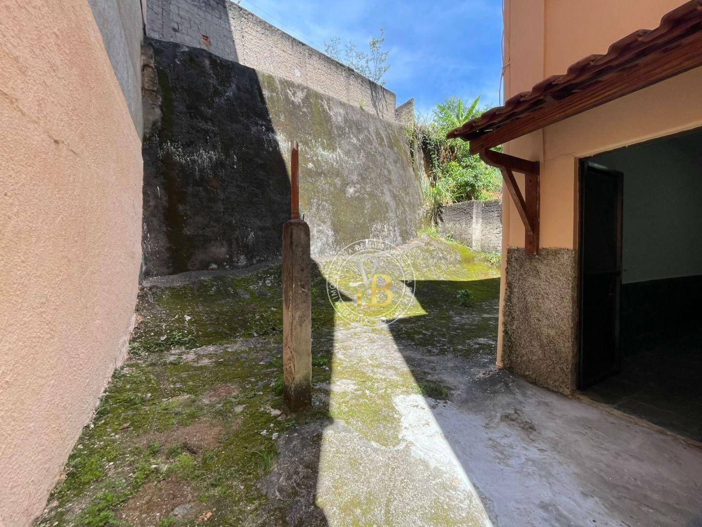 Casa à venda com 3 quartos, 360m² - Foto 6