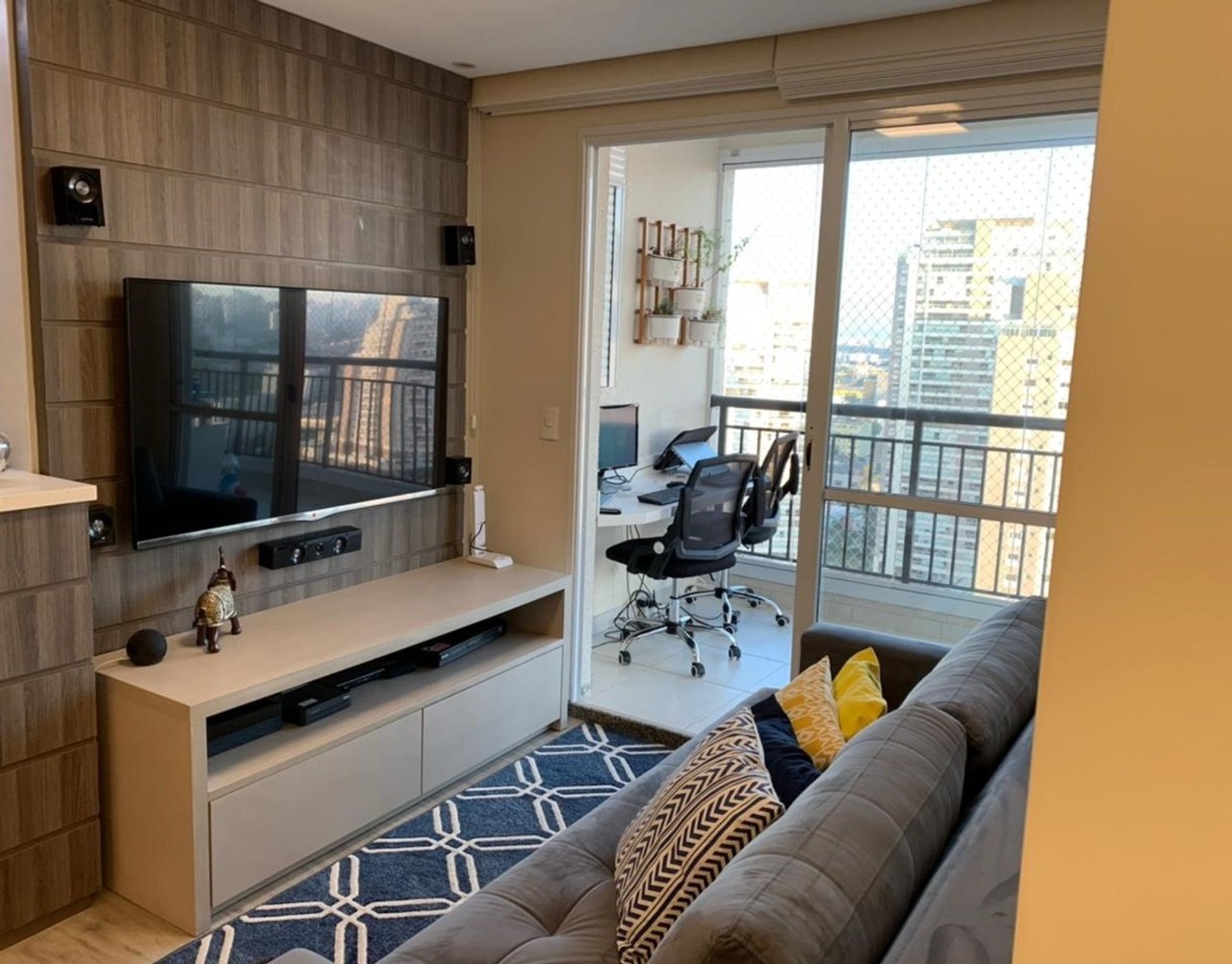 Apartamento à venda com 2 quartos, 69m² - Foto 1