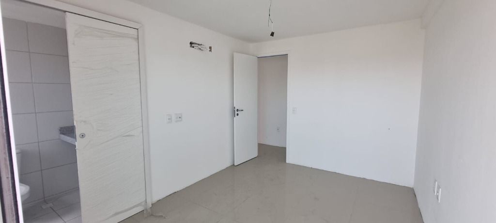 Apartamento à venda com 3 quartos, 151m² - Foto 6