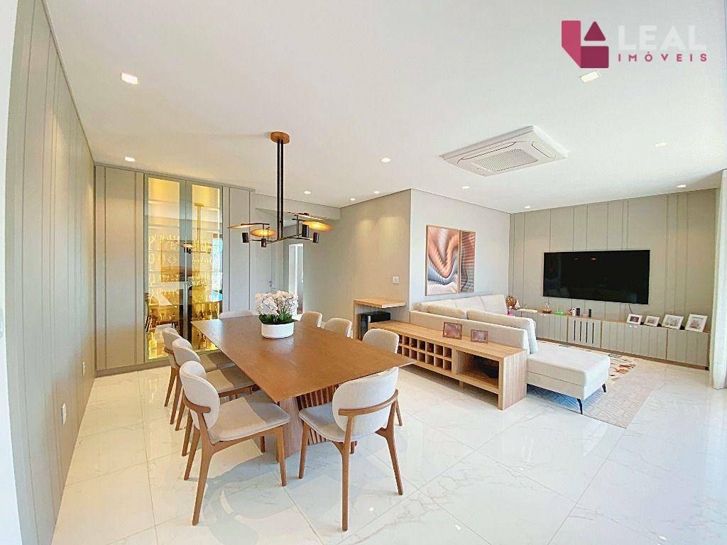Apartamento à venda com 3 quartos, 134m² - Foto 1