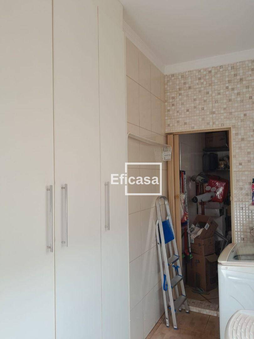 Casa à venda com 3 quartos, 220m² - Foto 10