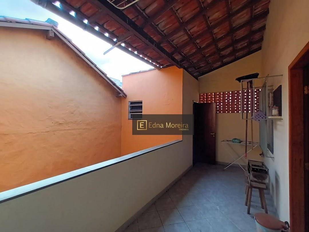 Casa à venda com 4 quartos, 187m² - Foto 9