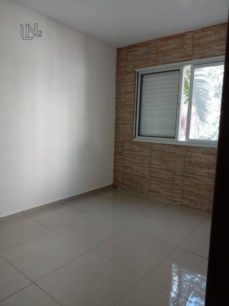 Apartamento à venda com 3 quartos, 80m² - Foto 2