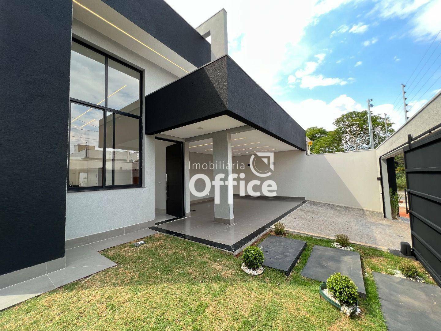 Casa à venda com 3 quartos, 180m² - Foto 1