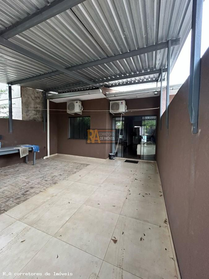 Casa à venda com 3 quartos, 121m² - Foto 2
