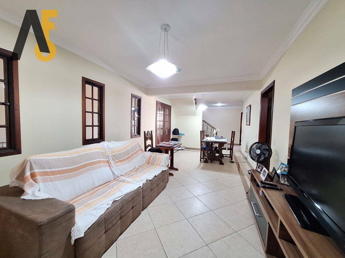 Casa de Condomínio à venda com 3 quartos, 360m² - Foto 3