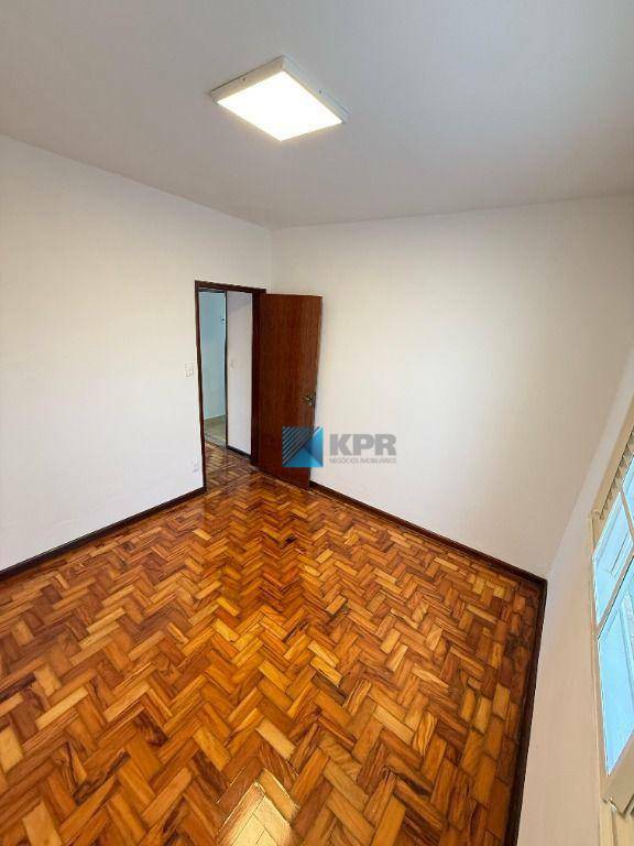 Casa à venda com 6 quartos, 270m² - Foto 15