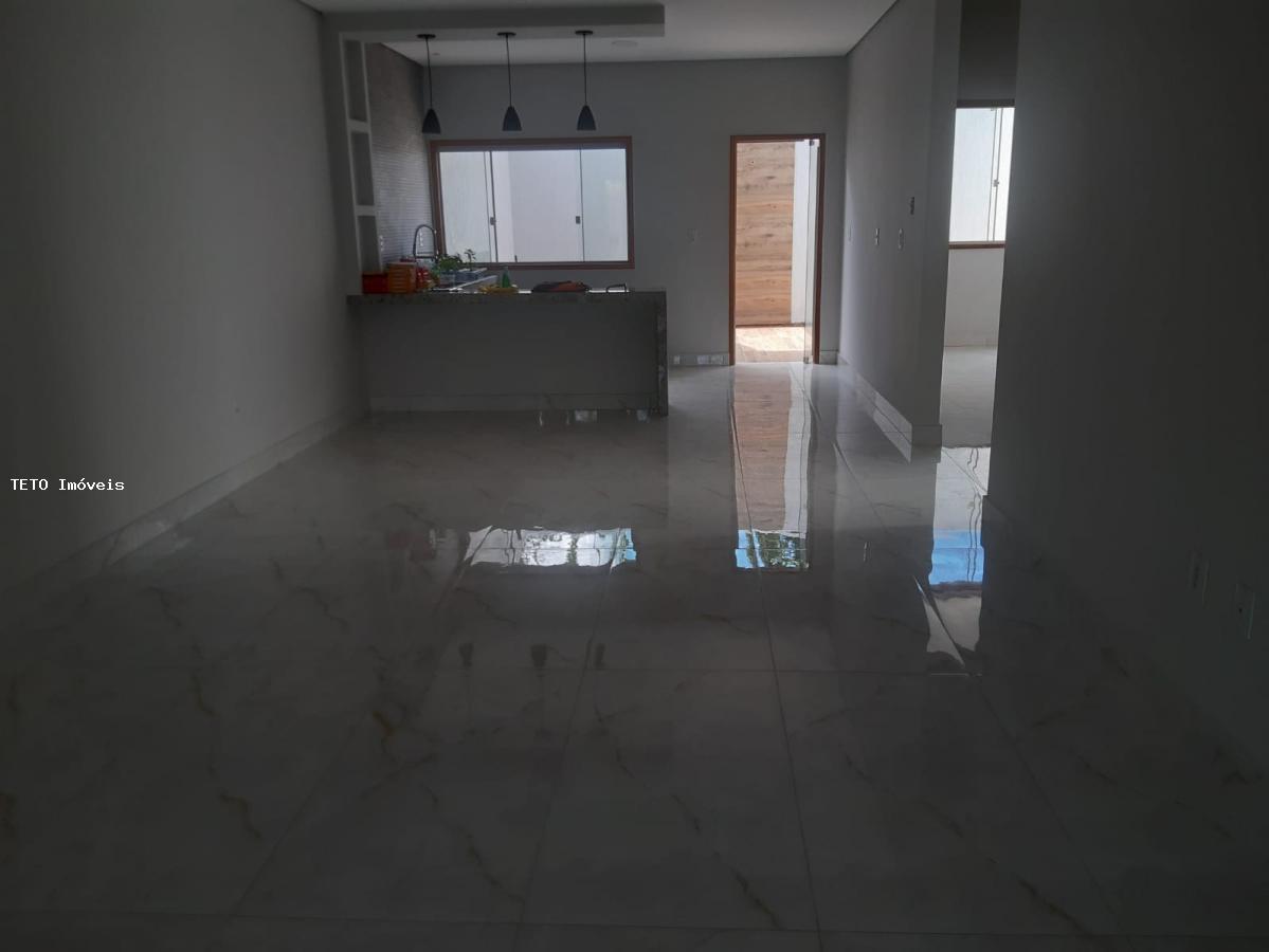 Casa à venda com 3 quartos, 174m² - Foto 9