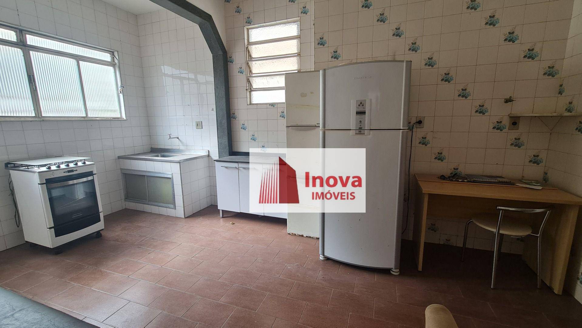 Casa à venda com 6 quartos, 300m² - Foto 15