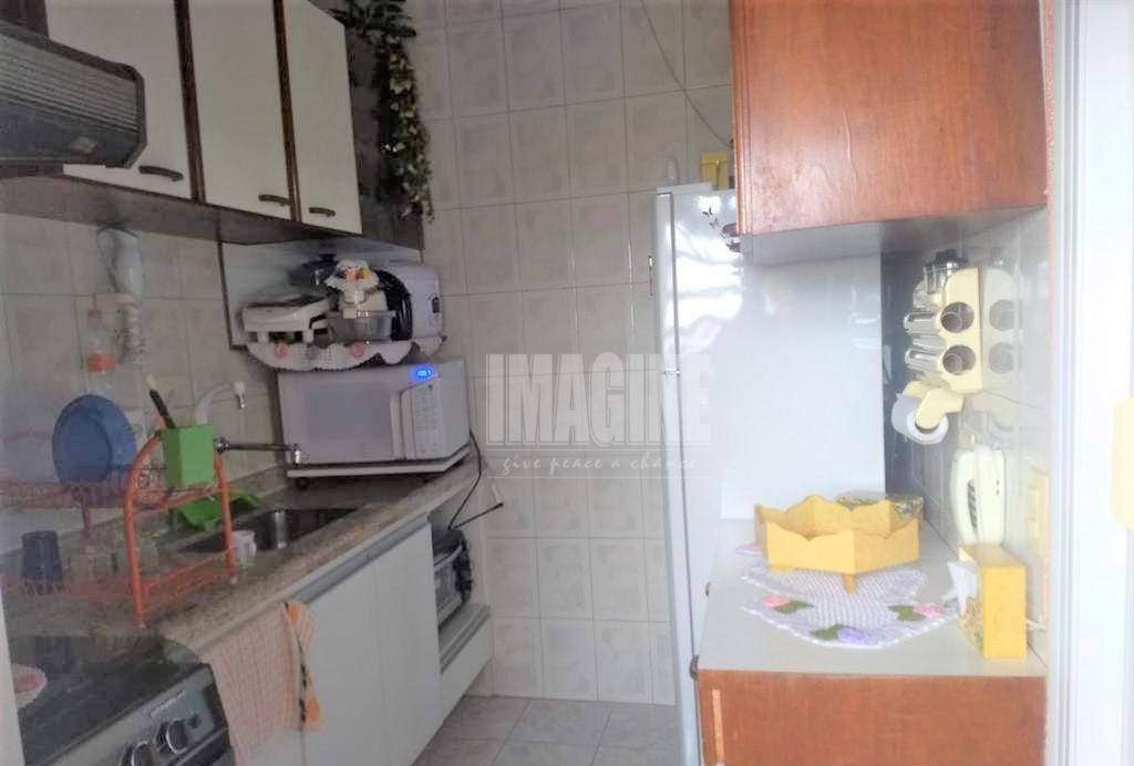 Apartamento à venda com 2 quartos, 65m² - Foto 3