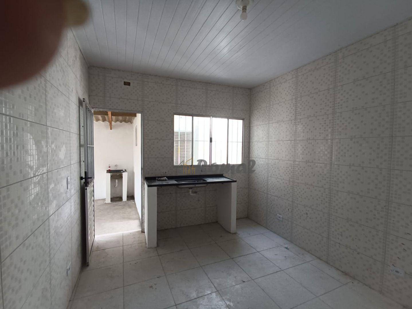 Casa para alugar com 3 quartos, 90M2 - Foto 1