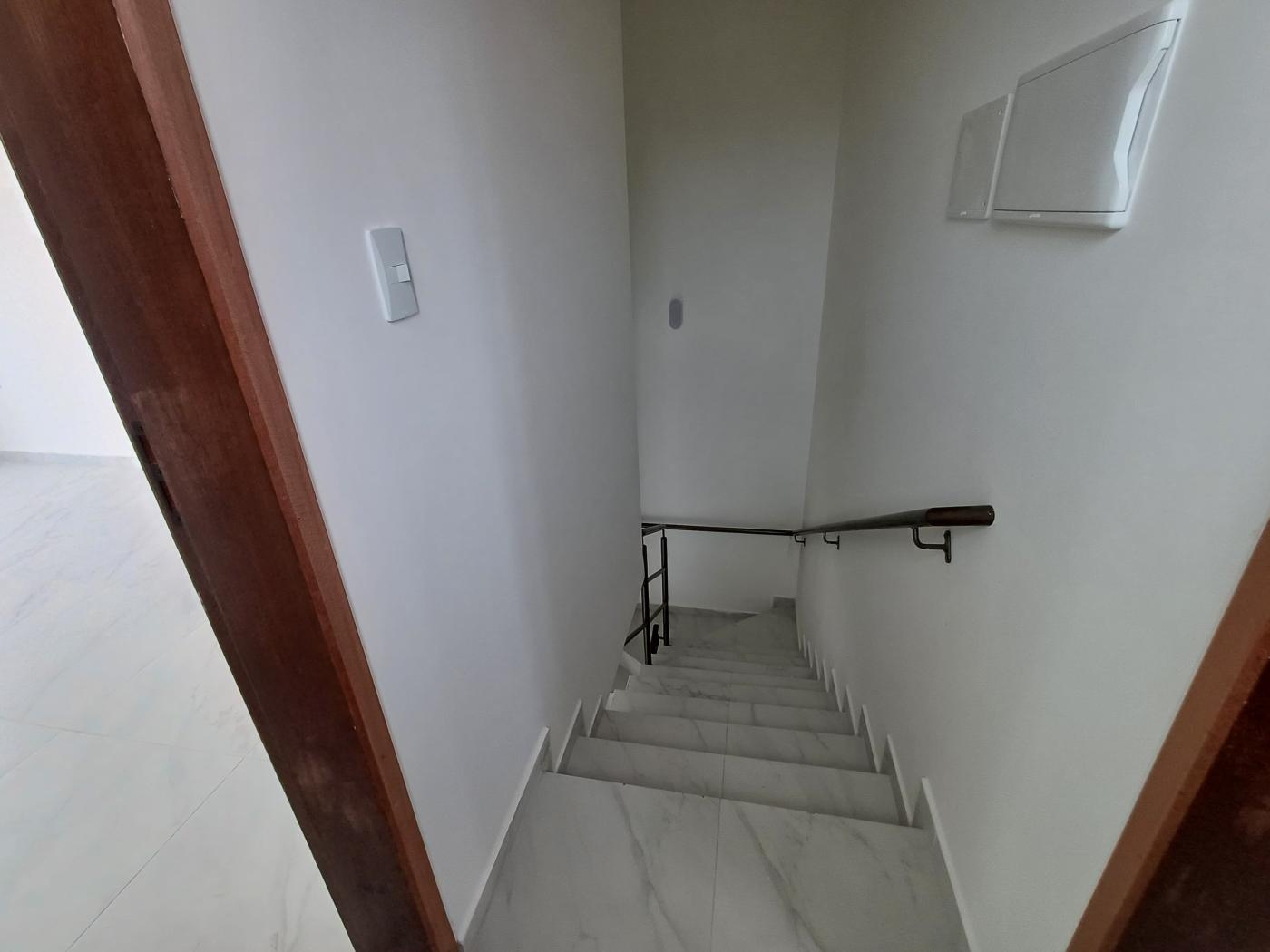 Casa à venda com 2 quartos, 89m² - Foto 9