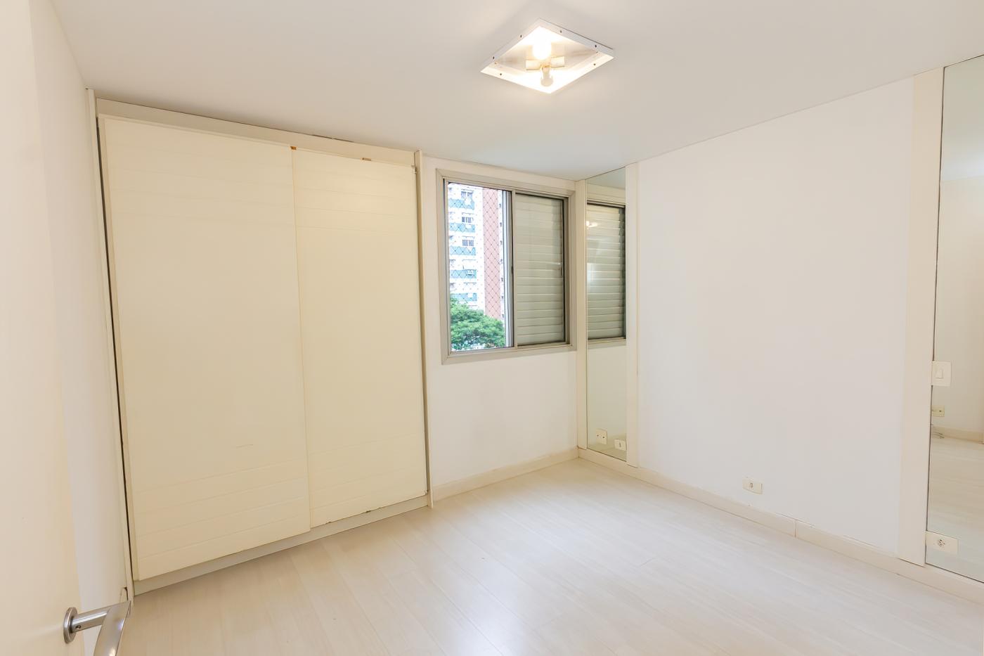 Apartamento para alugar com 2 quartos, 98m² - Foto 32