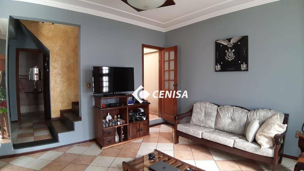 Casa à venda com 4 quartos, 234m² - Foto 3