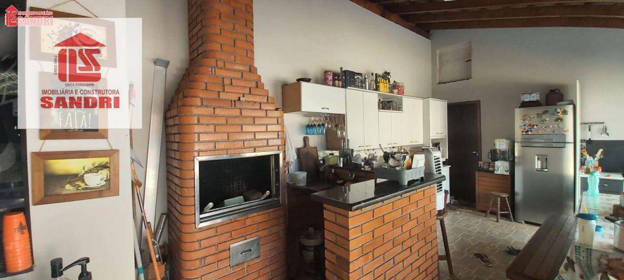 Casa à venda com 4 quartos, 135m² - Foto 4