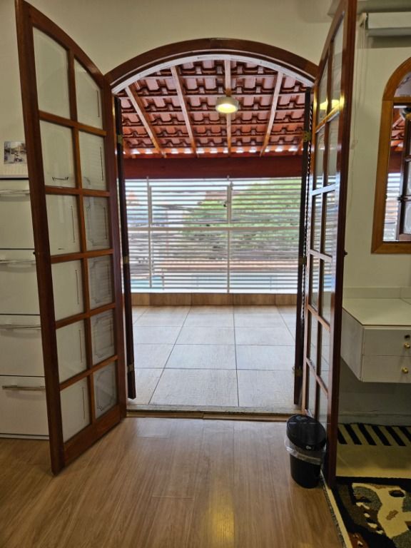 Sobrado à venda com 2 quartos, 190m² - Foto 33