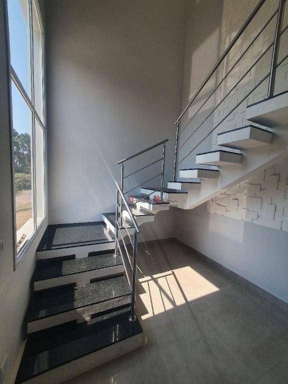 Casa de Condomínio para alugar com 3 quartos, 219m² - Foto 14