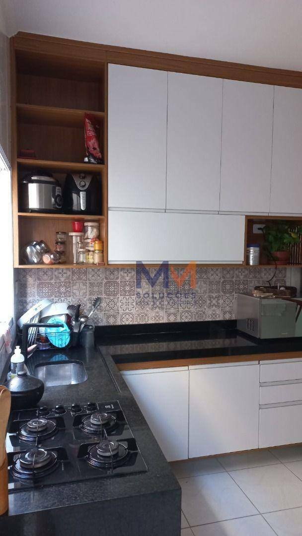 Casa à venda com 2 quartos, 70m² - Foto 11