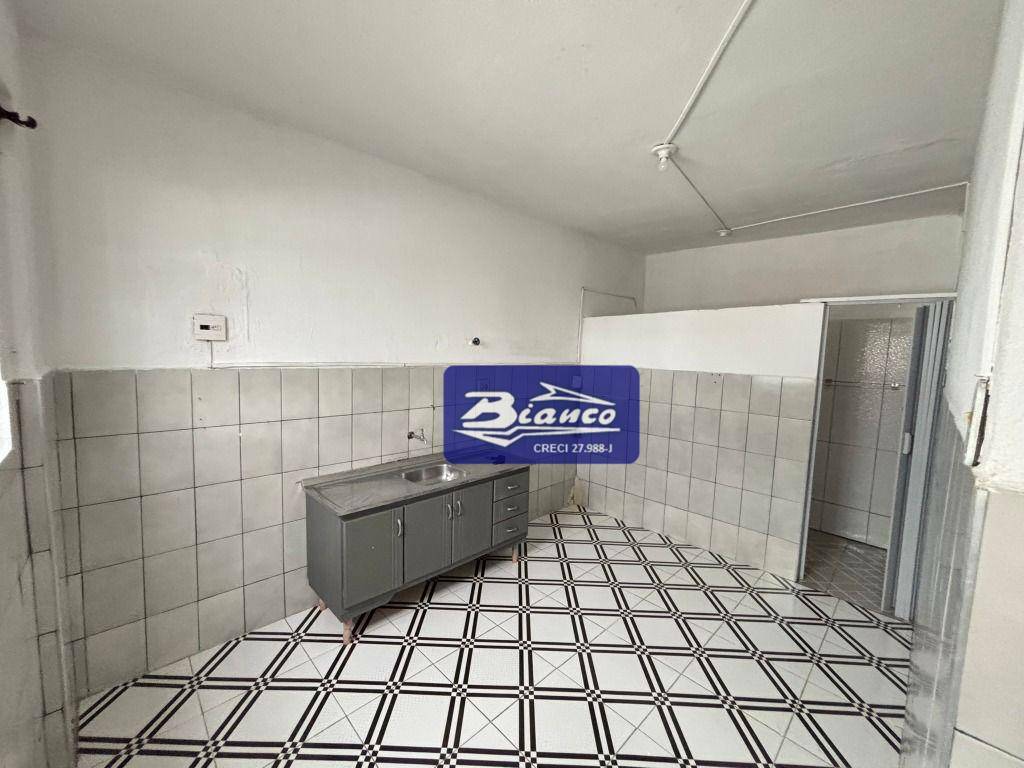 Casa para alugar com 1 quarto, 35m² - Foto 5