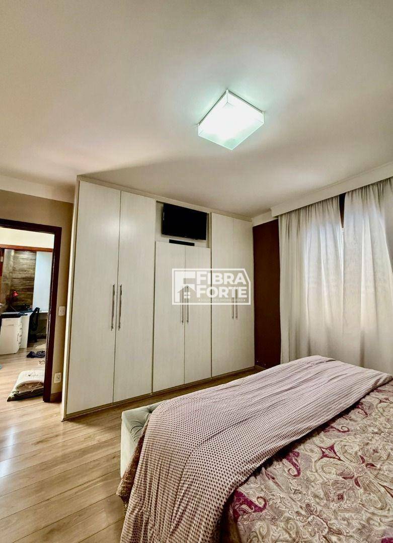 Casa à venda com 3 quartos, 200m² - Foto 14