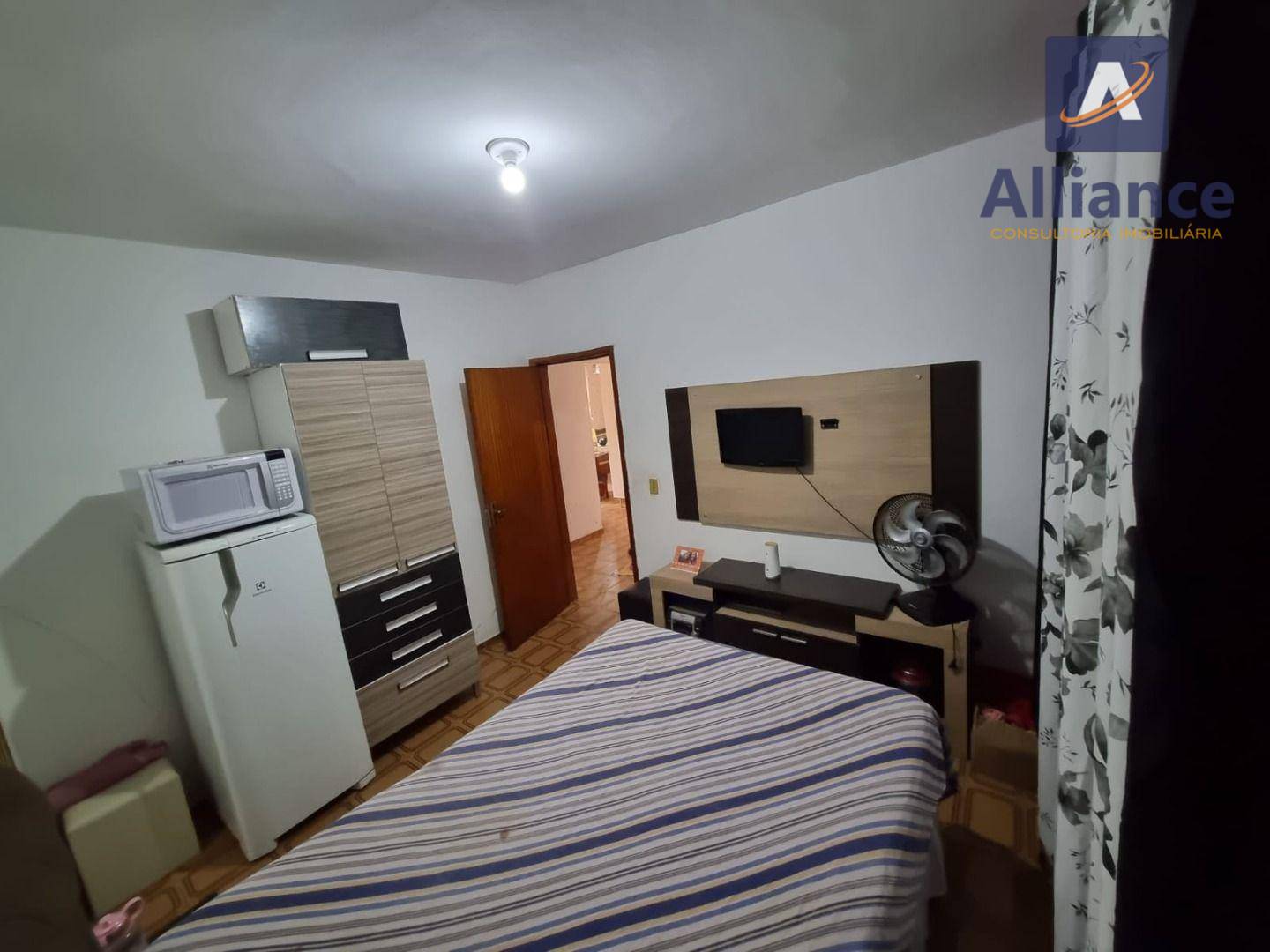 Casa à venda com 6 quartos, 300m² - Foto 44