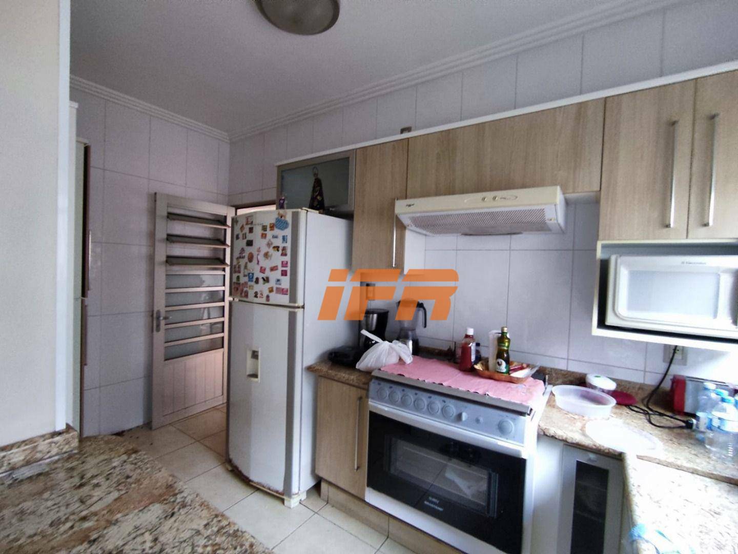 Casa de Condomínio à venda com 3 quartos, 189m² - Foto 38