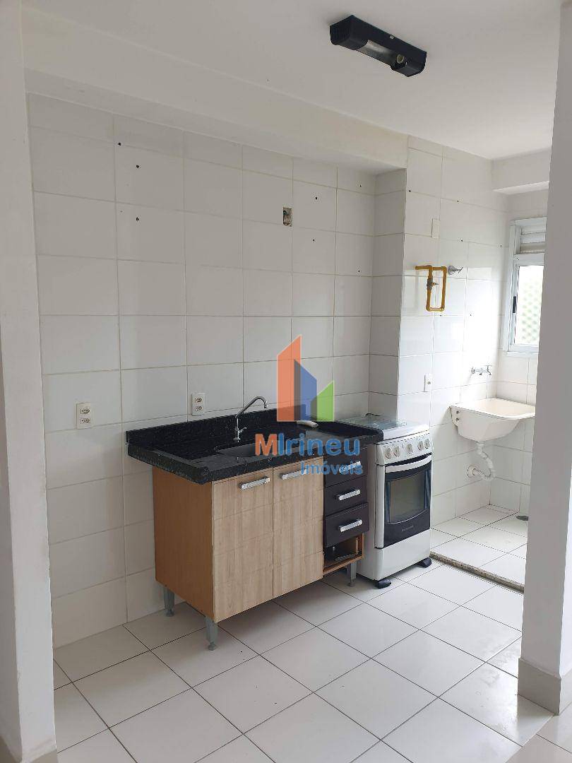 Apartamento à venda com 2 quartos, 43m² - Foto 2