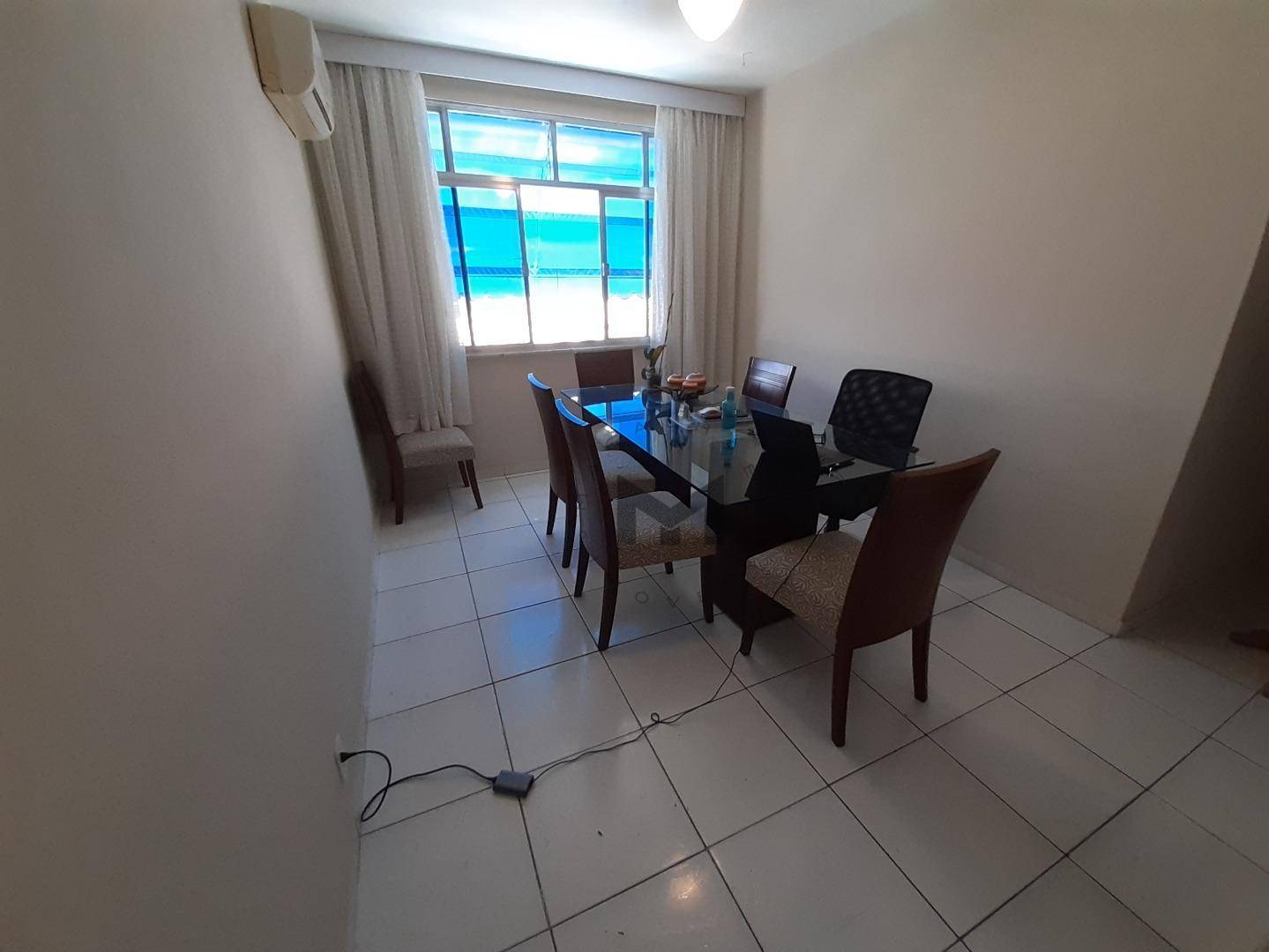 Apartamento à venda com 3 quartos, 90m² - Foto 1