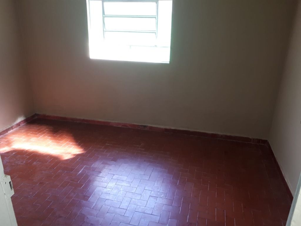 Casa à venda com 2 quartos, 130m² - Foto 4