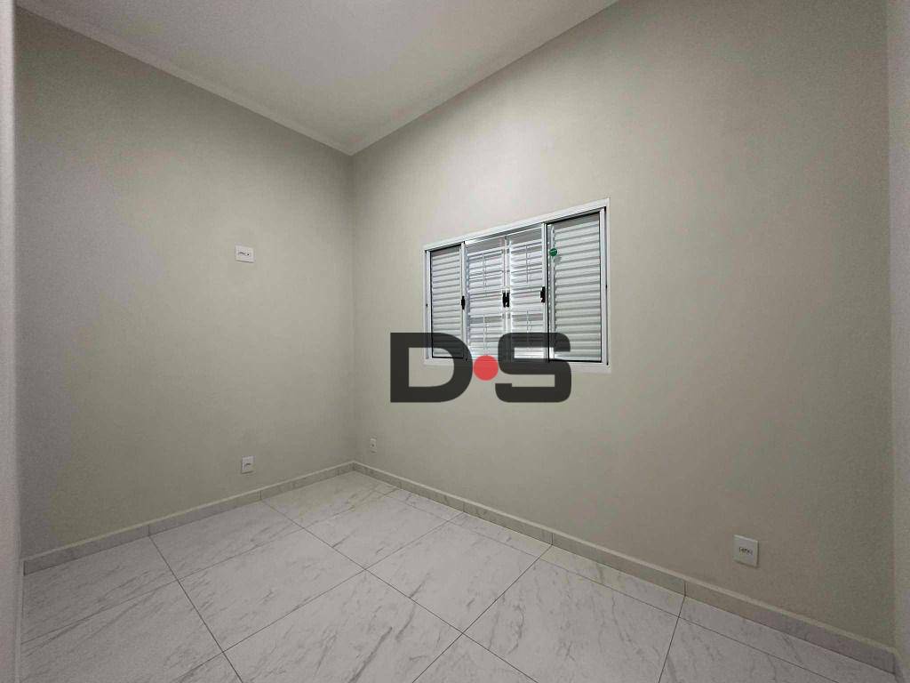 Casa à venda com 2 quartos, 66m² - Foto 4