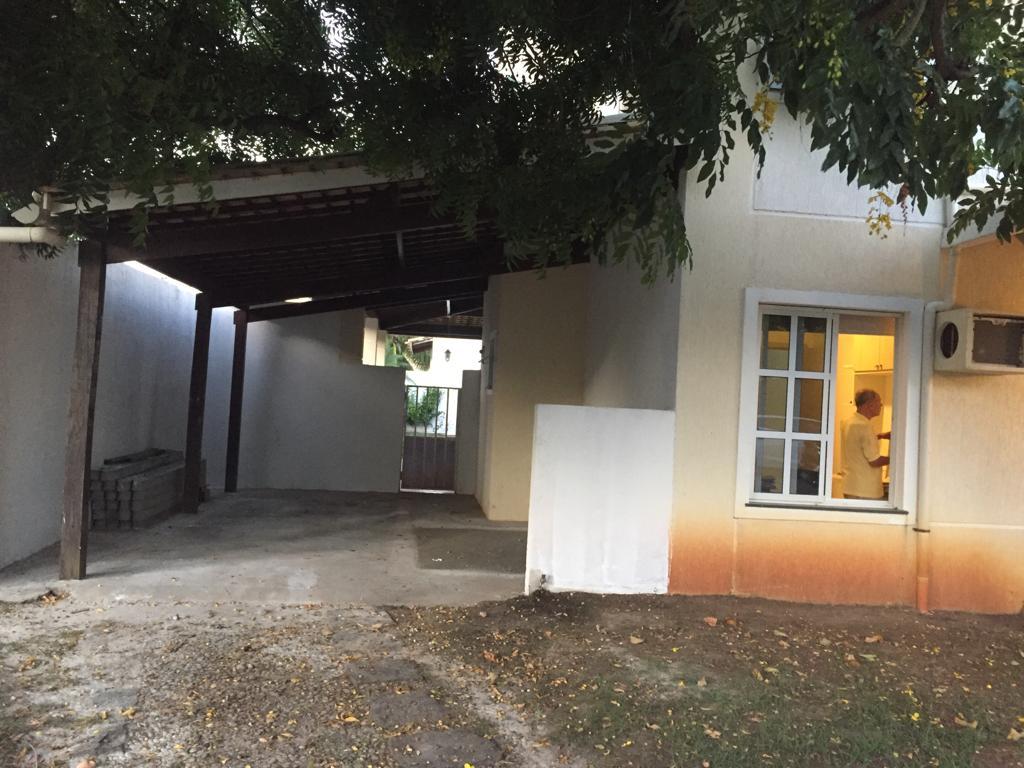 Casa de Condomínio à venda com 4 quartos, 421m² - Foto 2