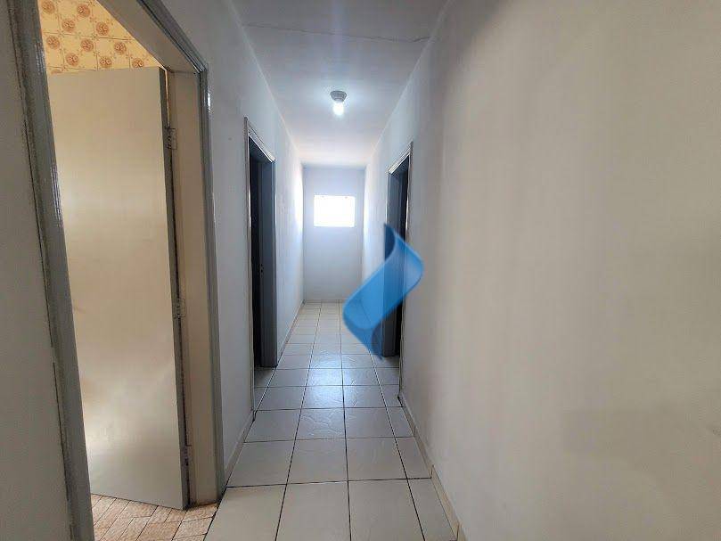 Casa para alugar com 2 quartos, 150m² - Foto 16