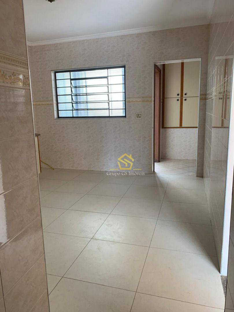 Casa para alugar com 2 quartos, 150m² - Foto 24
