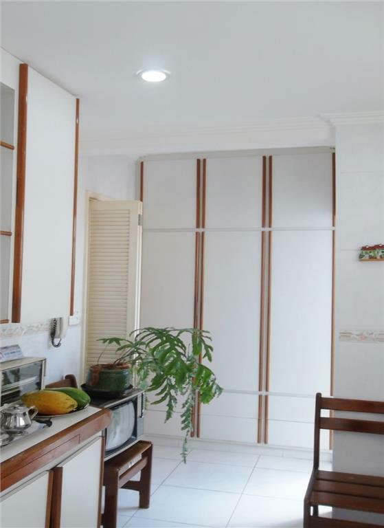 Apartamento à venda com 2 quartos, 78m² - Foto 11