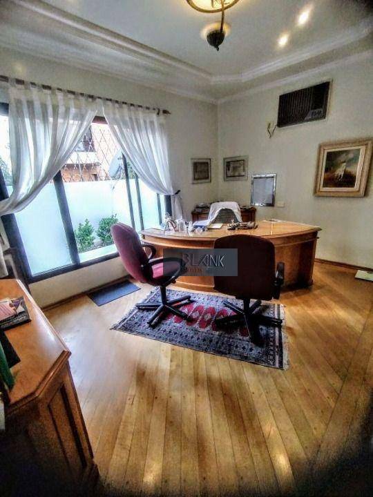 Casa para alugar com 8 quartos, 255m² - Foto 33