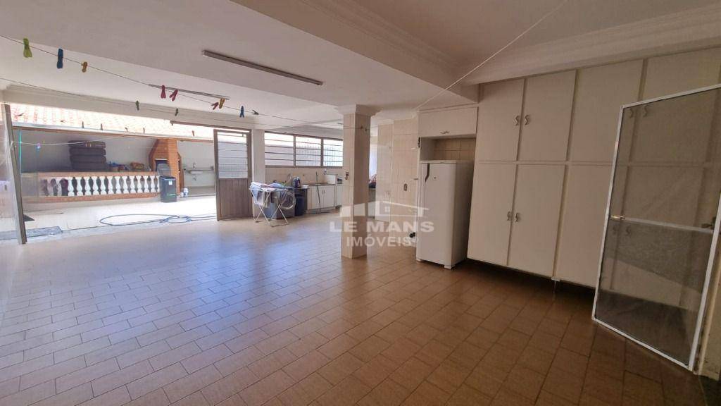 Casa à venda com 4 quartos, 330m² - Foto 21