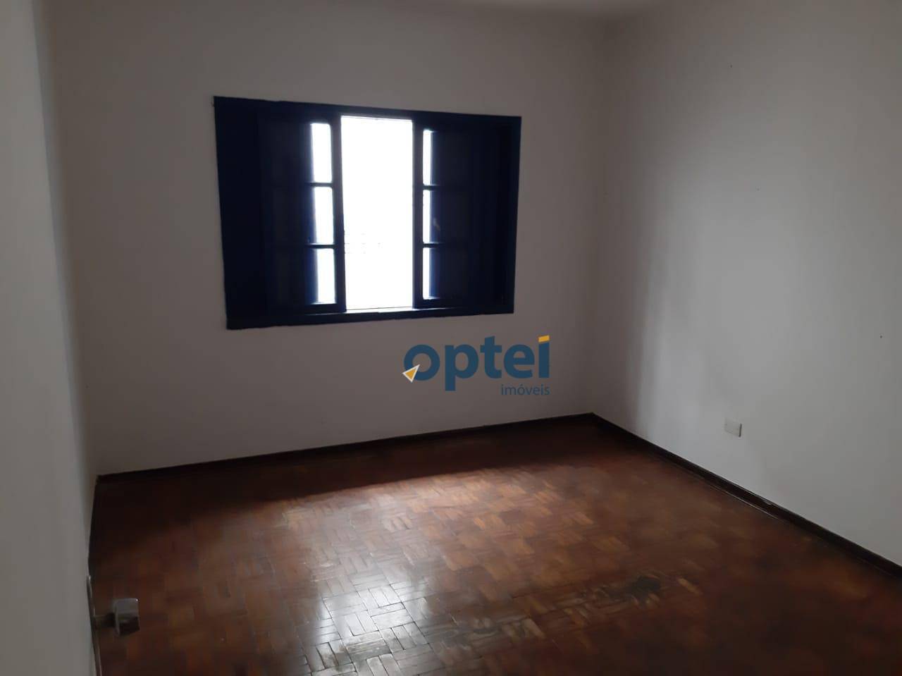 Casa à venda com 6 quartos, 223m² - Foto 2