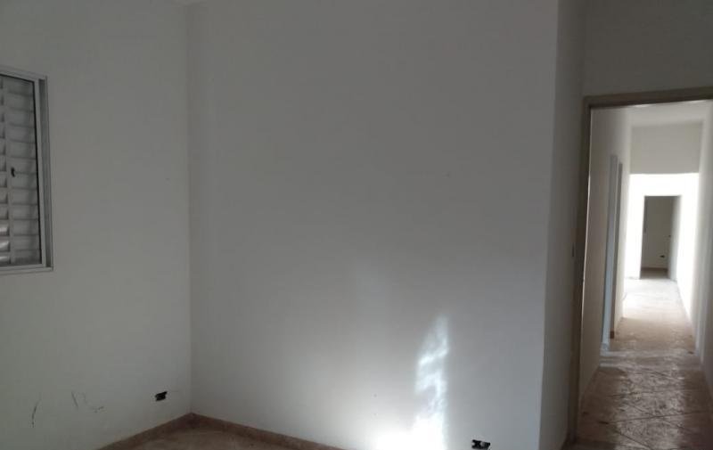 Casa à venda com 3 quartos, 70m² - Foto 11