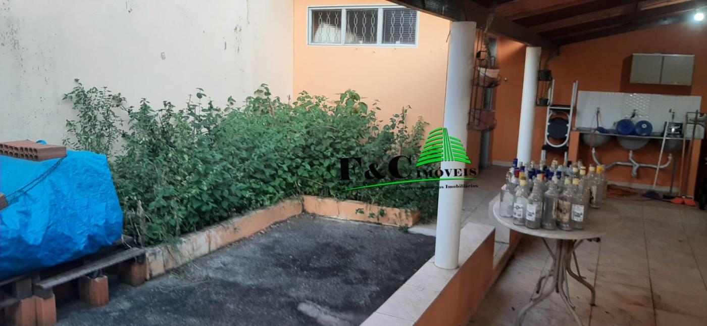 Casa à venda com 3 quartos, 200m² - Foto 18