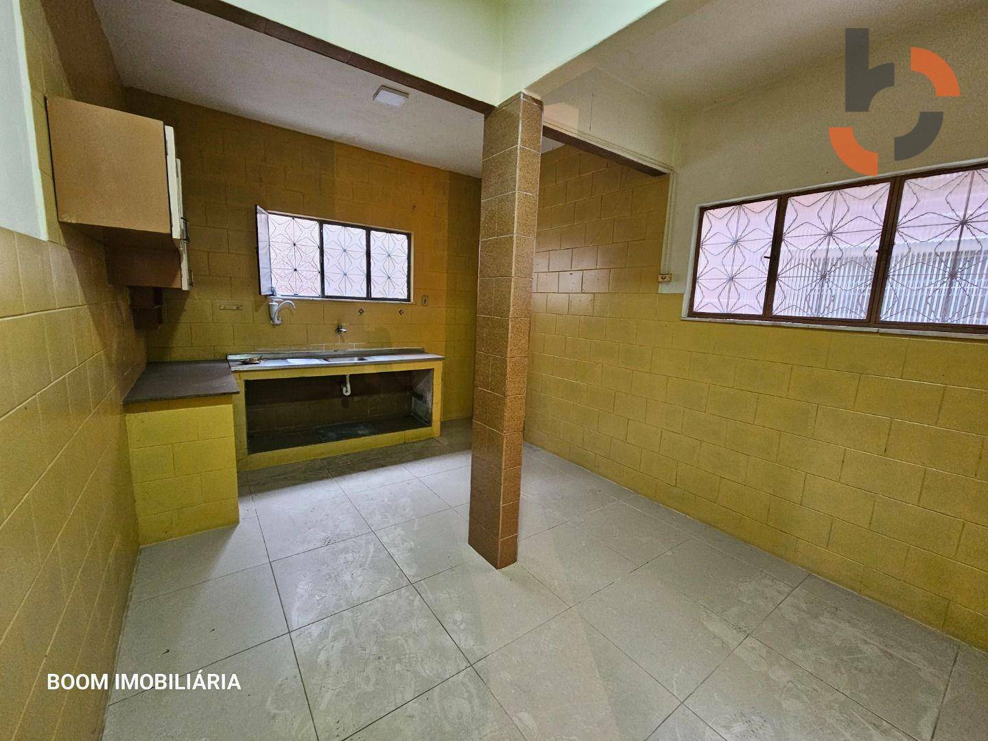 Casa à venda com 6 quartos, 210m² - Foto 10