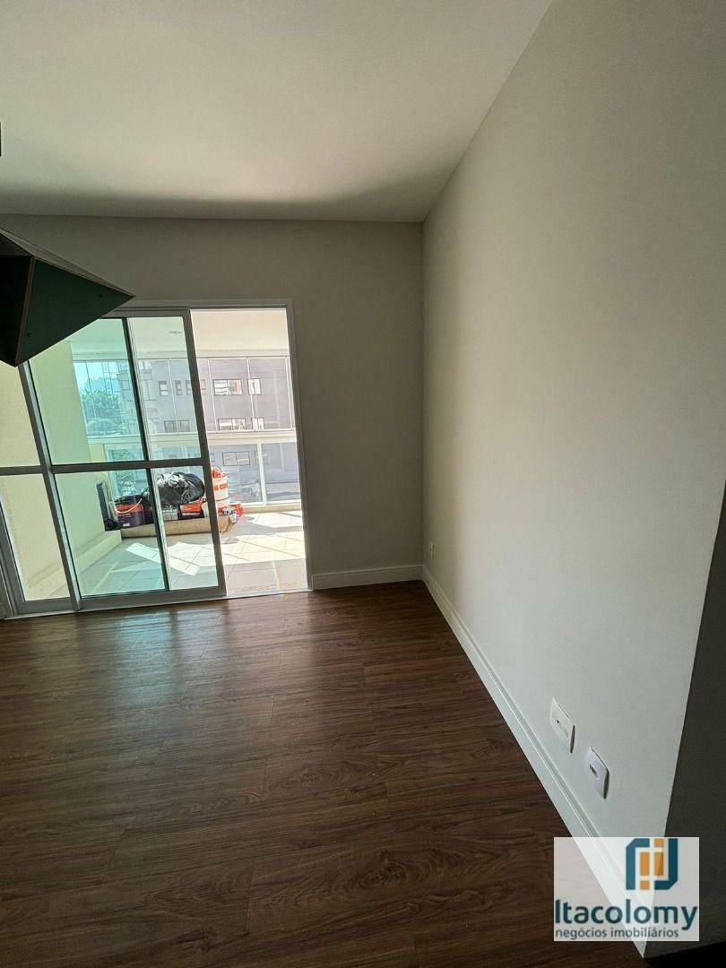 Apartamento à venda com 2 quartos, 76m² - Foto 10