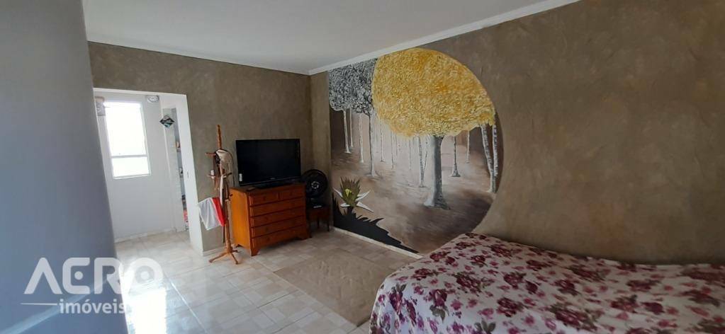 Casa à venda com 3 quartos, 200m² - Foto 13