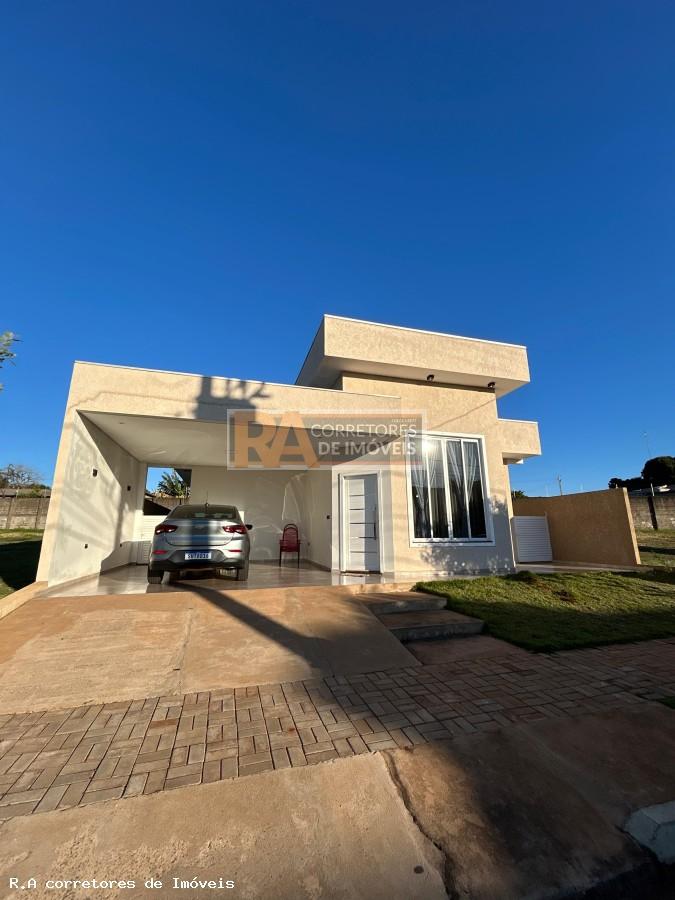 Casa à venda com 3 quartos - Foto 1