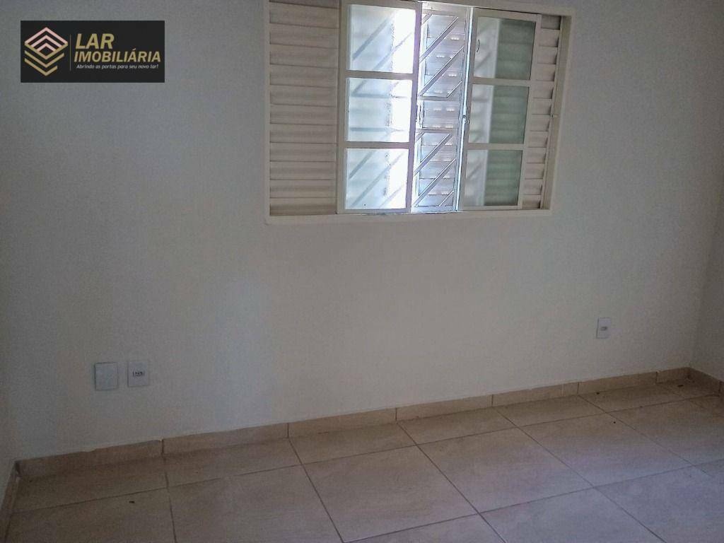 Casa para alugar com 3 quartos, 120m² - Foto 11