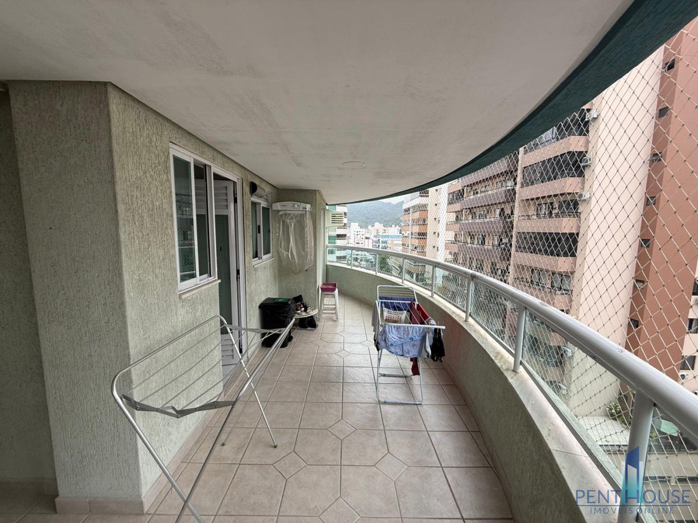 Apartamento à venda com 3 quartos, 143m² - Foto 2