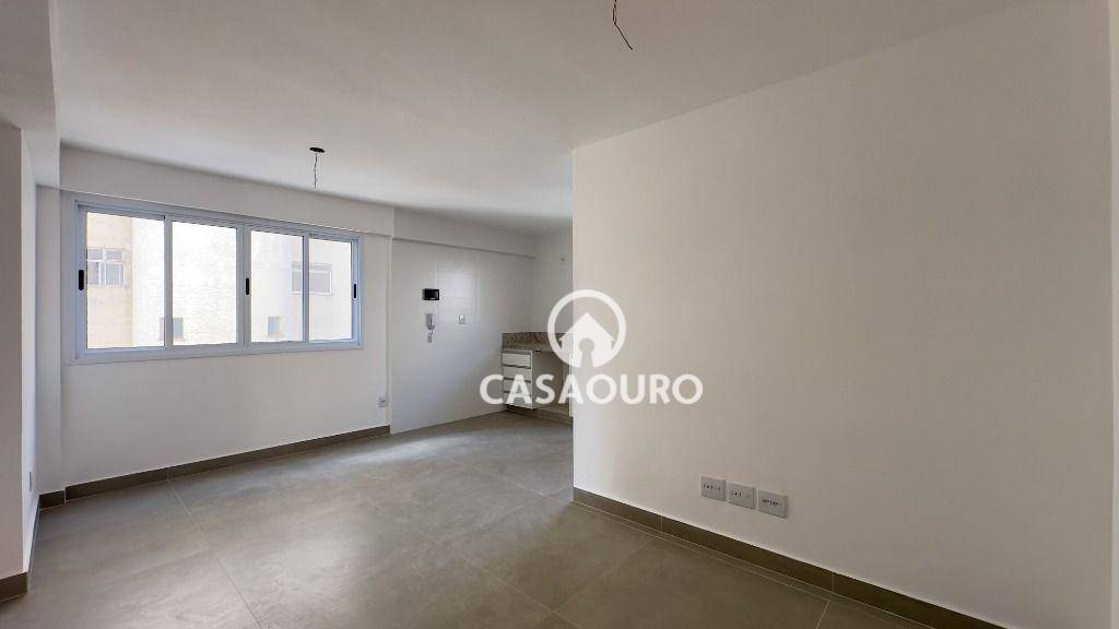 Apartamento à venda com 2 quartos, 62m² - Foto 2