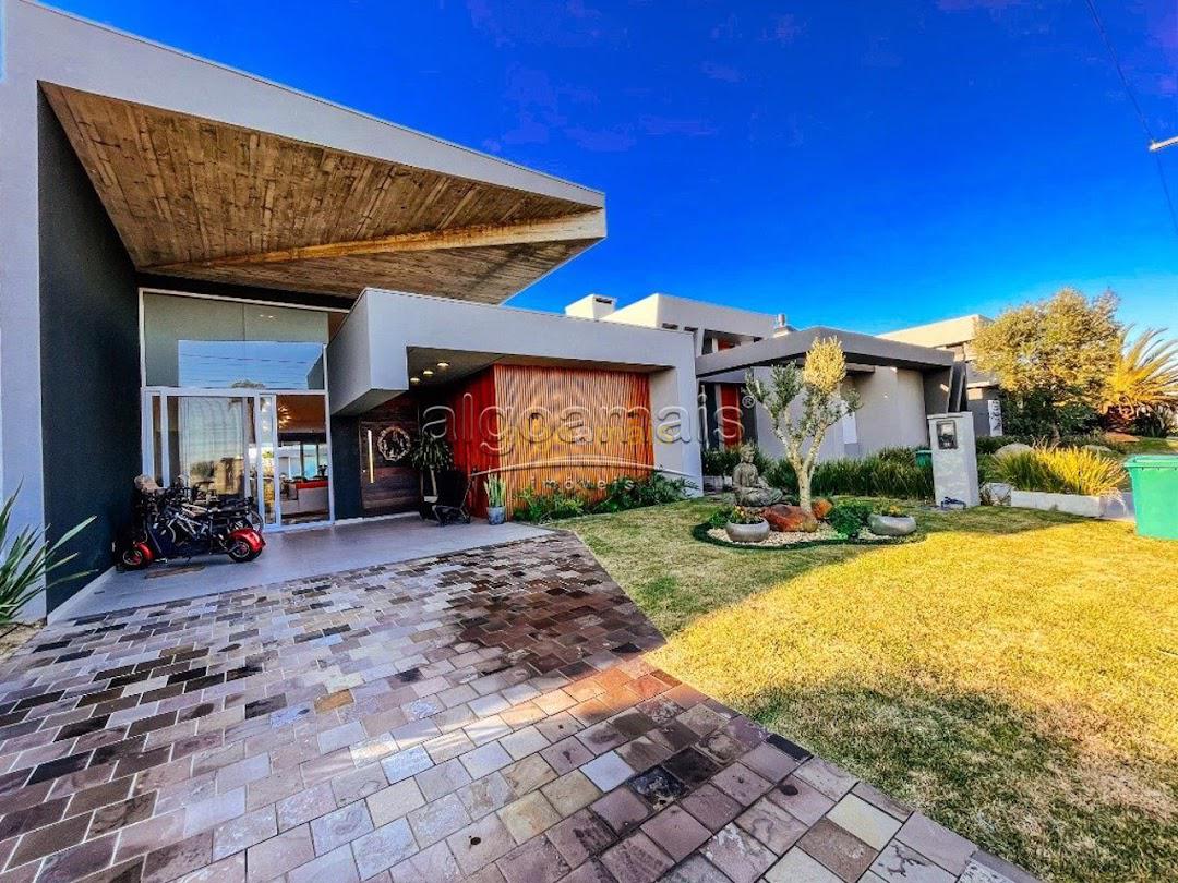 Casa à venda com 4 quartos, 187m² - Foto 2